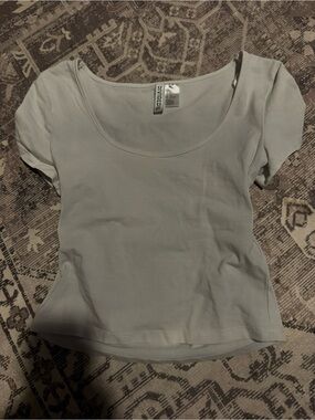 Divided Scoop Neck Short Sleeve Top - Light Gray